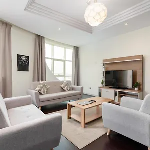 Luxury Penthouse - Al Barsha شقة
